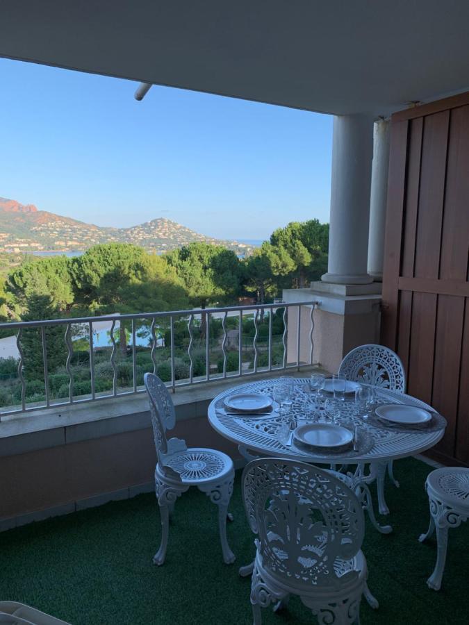 Saint Raphael, Cap Esterel Le Hameau. Vue Mer Экстерьер фото