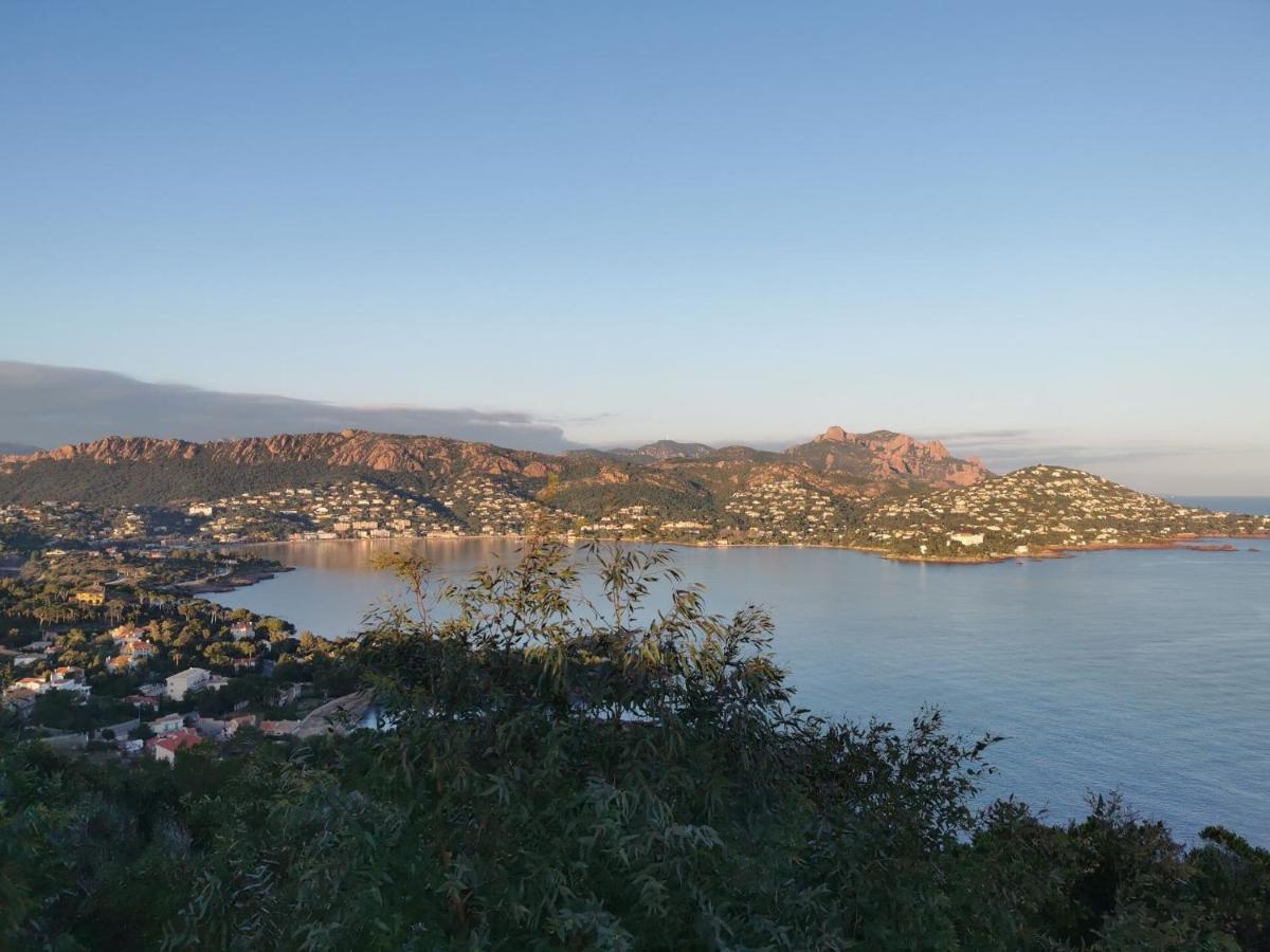 Saint Raphael, Cap Esterel Le Hameau. Vue Mer Экстерьер фото